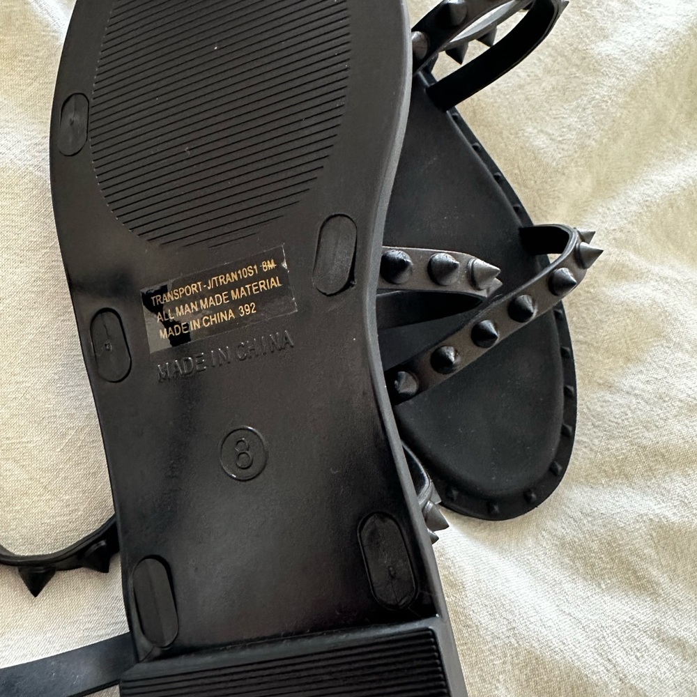 Never worn Steve Madden flat sandal
